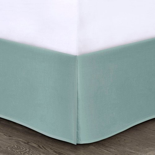 Elegant 8-Piece Queen Comforter Set – Quilted Damask BeddingQueen 8 Piece Comforter Set - Image 5